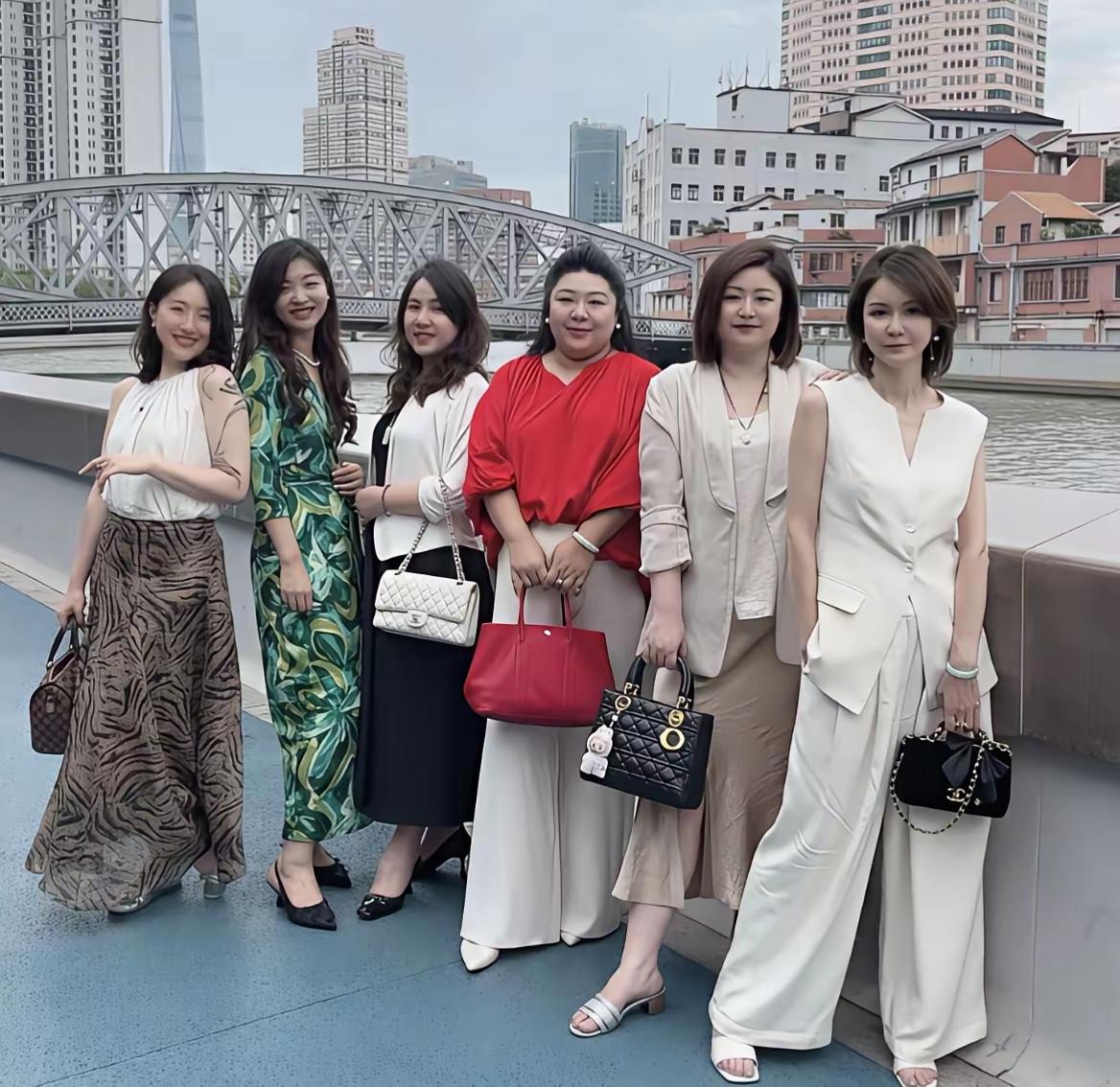 看看图中那个没结婚？？