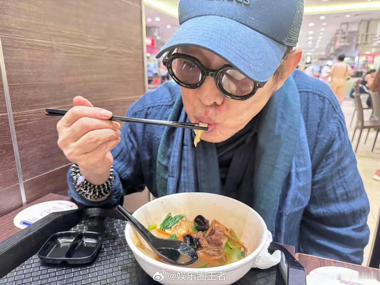 李连杰公布病情李连杰复出啦他说：翻修出厂没问题，原因是此前因为李连杰在社交媒体上