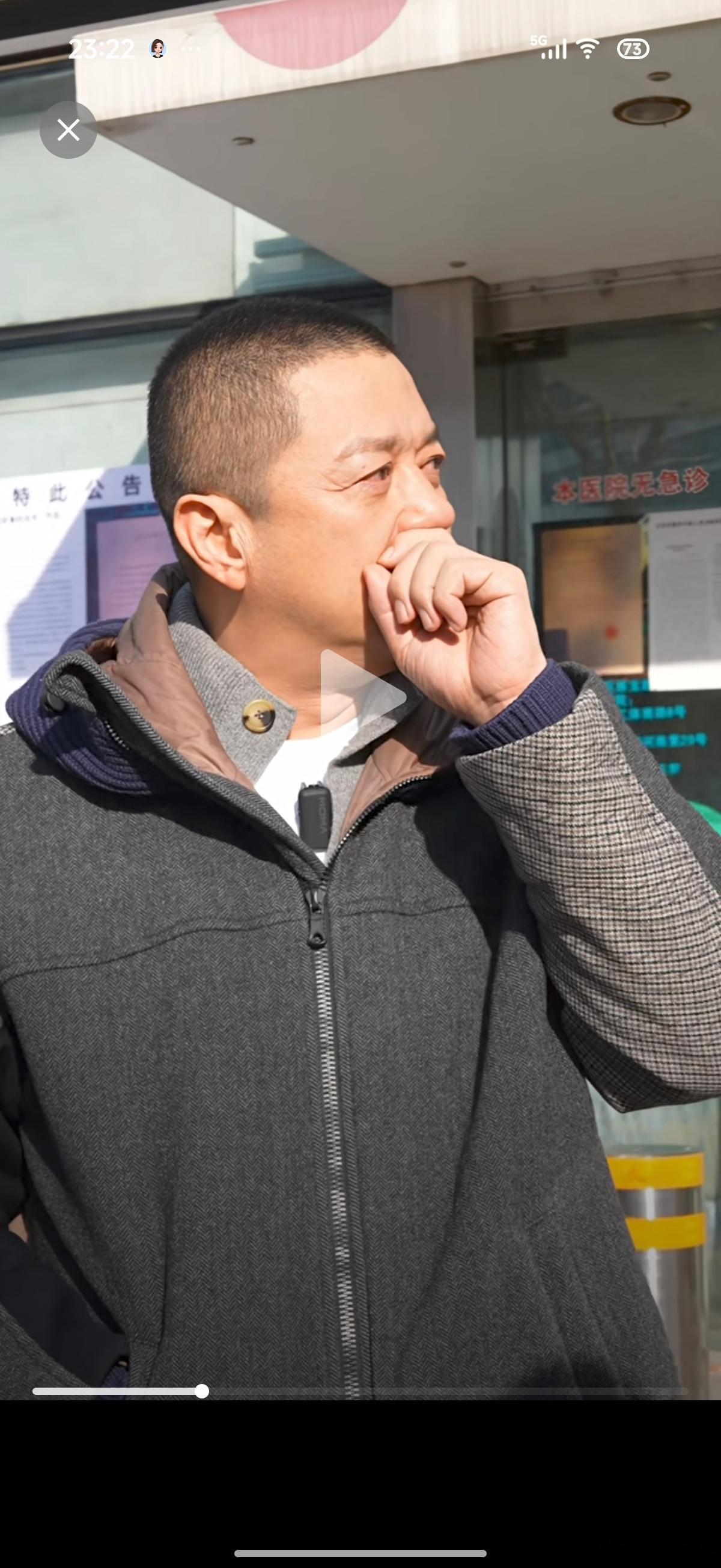 昨晚和今晚看了李亚鹏的多个视频，真的是频频被感动到，做慈善到负债累累，知道自己的