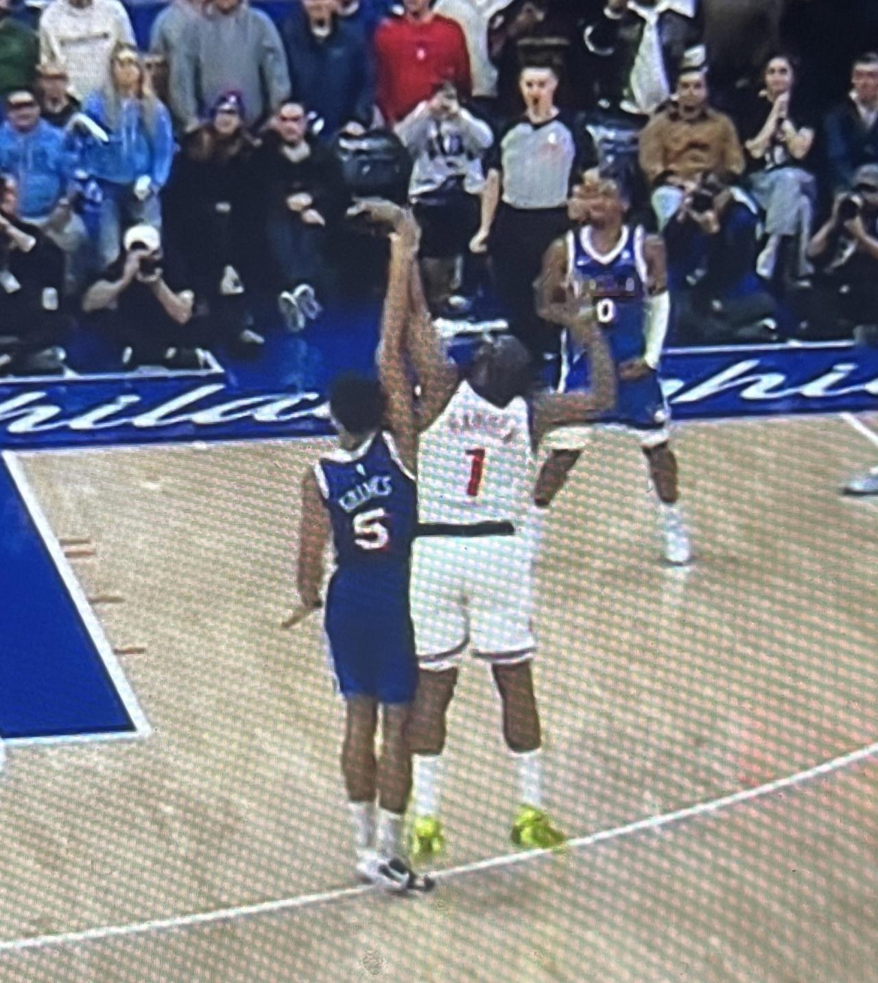 NBA官方今早公布了昨天快船￼对阵76人￼最后两分钟的裁判报告。“比赛最后7秒，