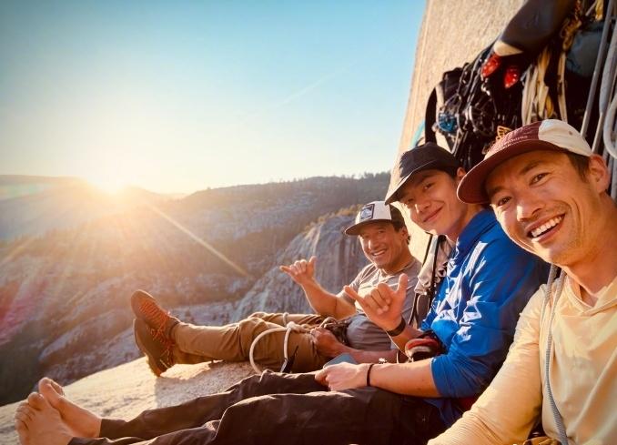 王一博的攀岩花絮火了，“夹缝中的岩羊”的戏称精准又有趣！

在巍峨岩壁的夹缝间，