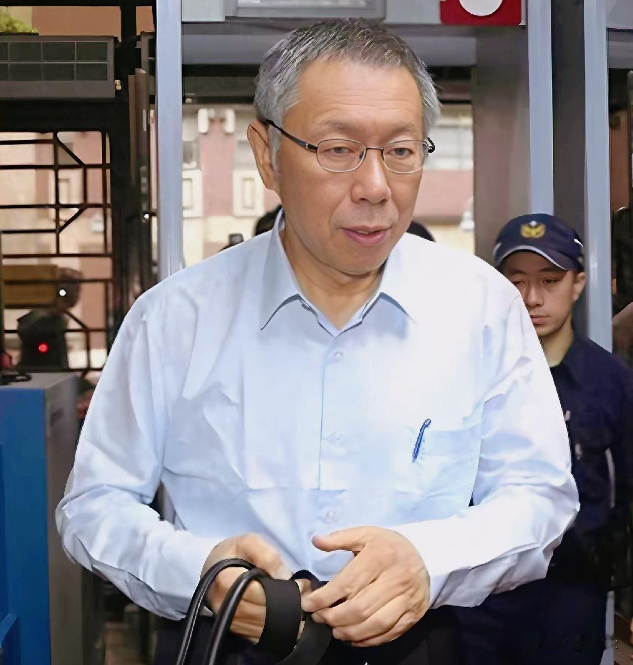 有意思！台北市长蒋万安力拼连任，近期传出有意邀请“民众党创党主席”柯文哲站台。柯