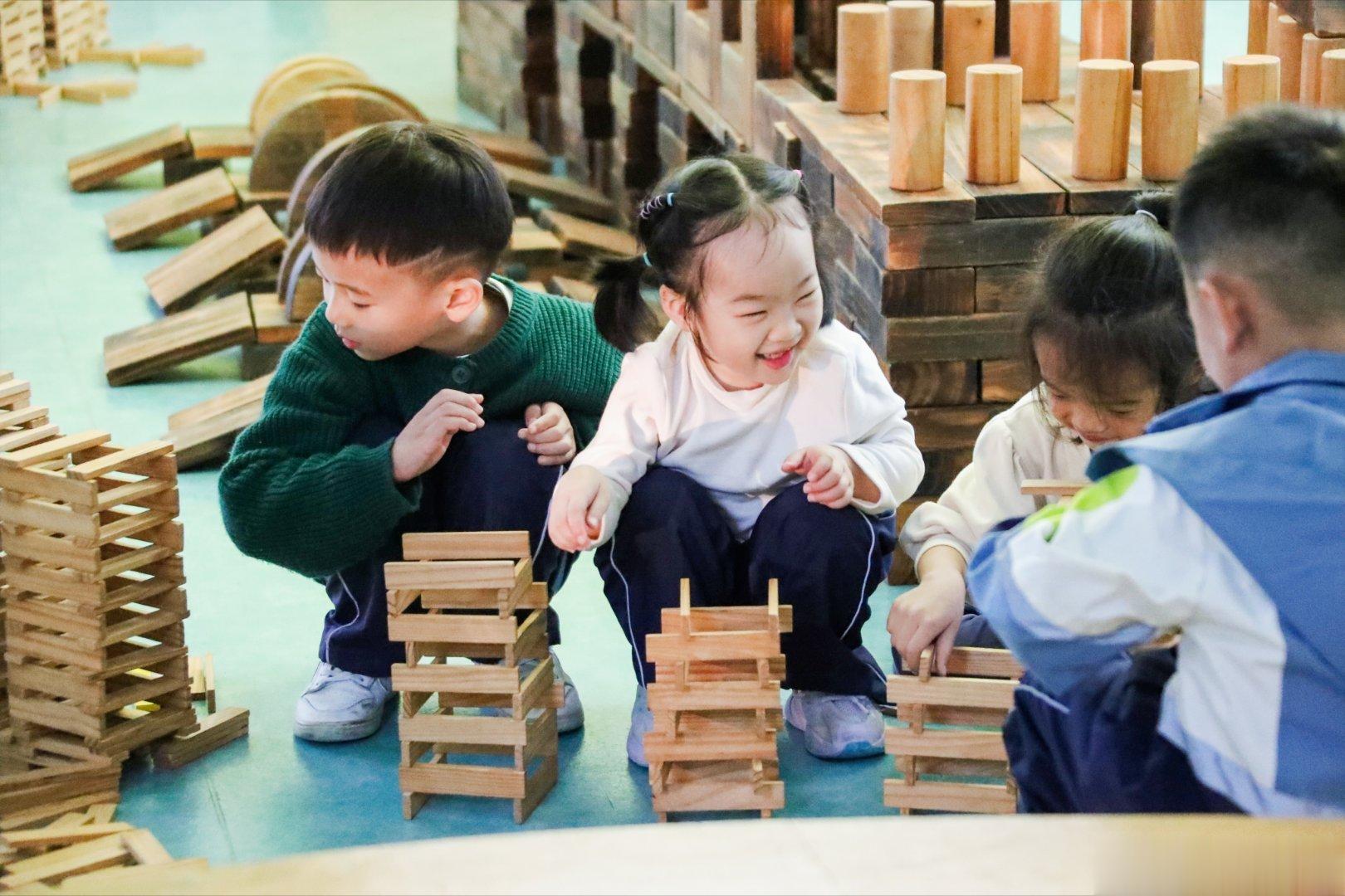 【木制玩具节之幼儿游玩系列】云和木玩从无到有、从中国走向世界，从“小玩具”承托起