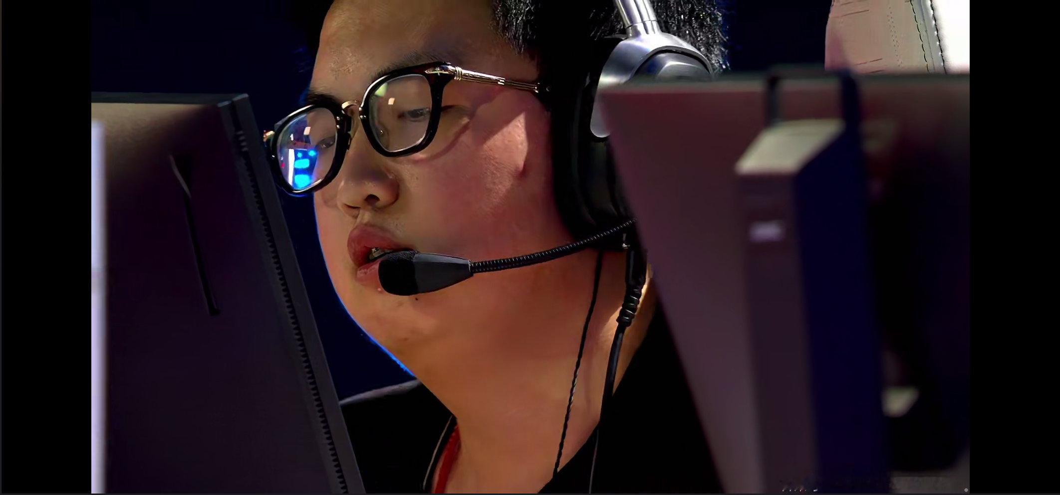 无畏契约电竞世界杯 无畏契约竞燃时刻 康哥和球哥发力了，EDG这哥俩数值还是一如