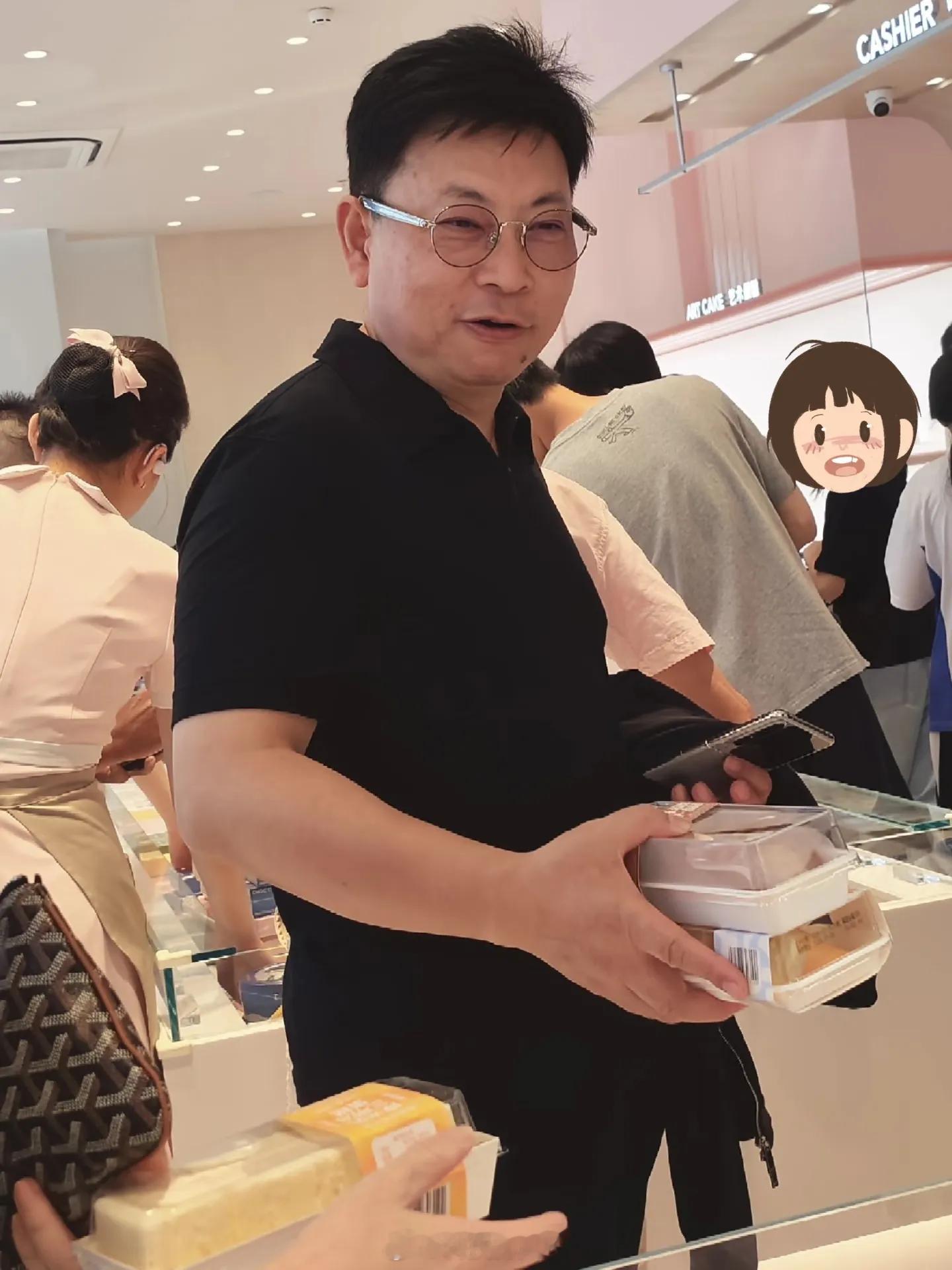 余承东和我们这的小么哥，两个人长得挺像的，也都有么说么 ​​​