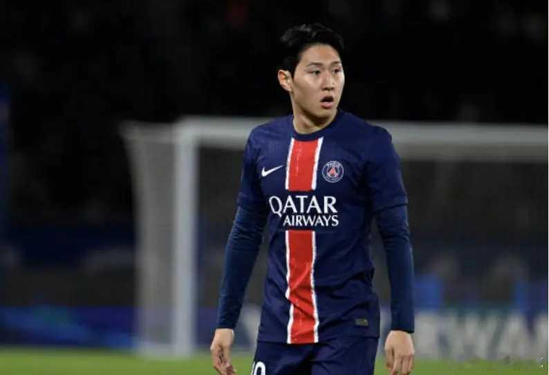 塞尔电台：今冬马竞放弃追求李刚仁，转向追求卢克曼当地时间1月30日，据塞尔电台报