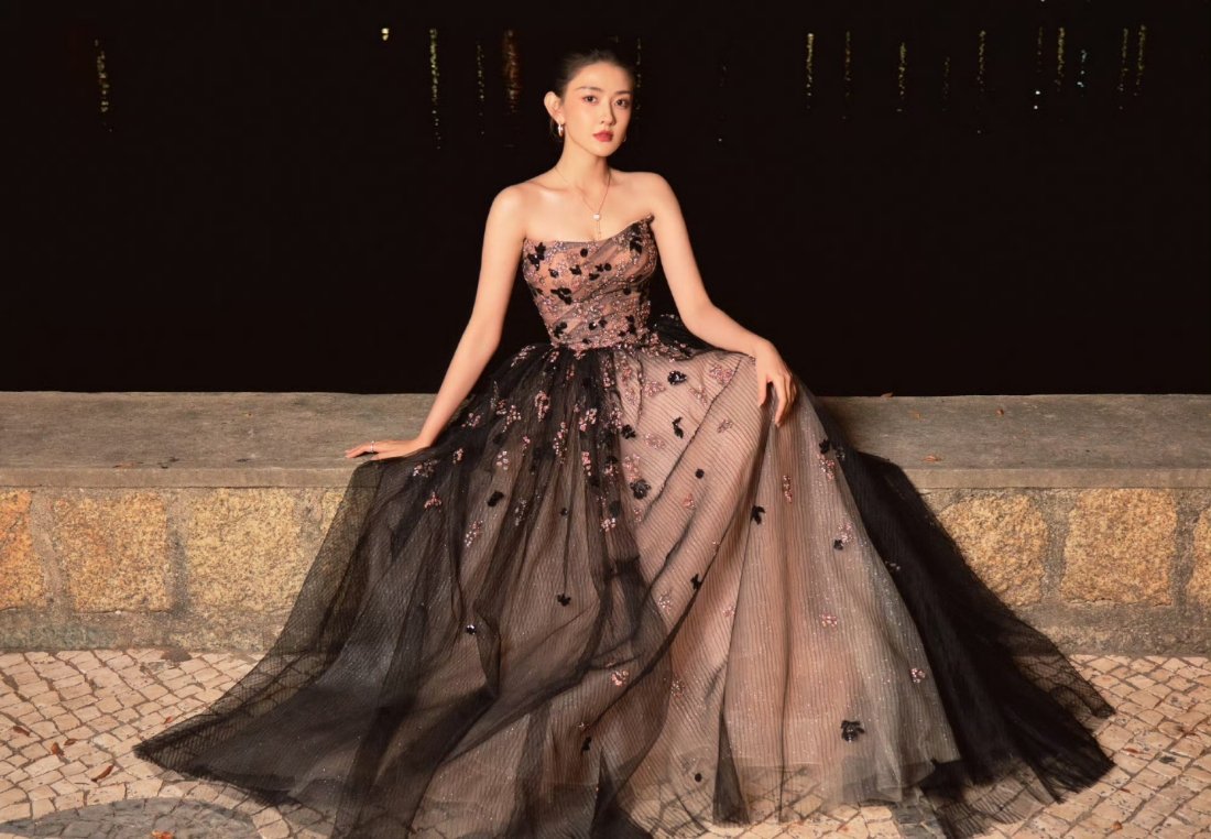 我们点点是仙女来的！下午是公主，晚上是女王，气场全开梁洁晚上见 