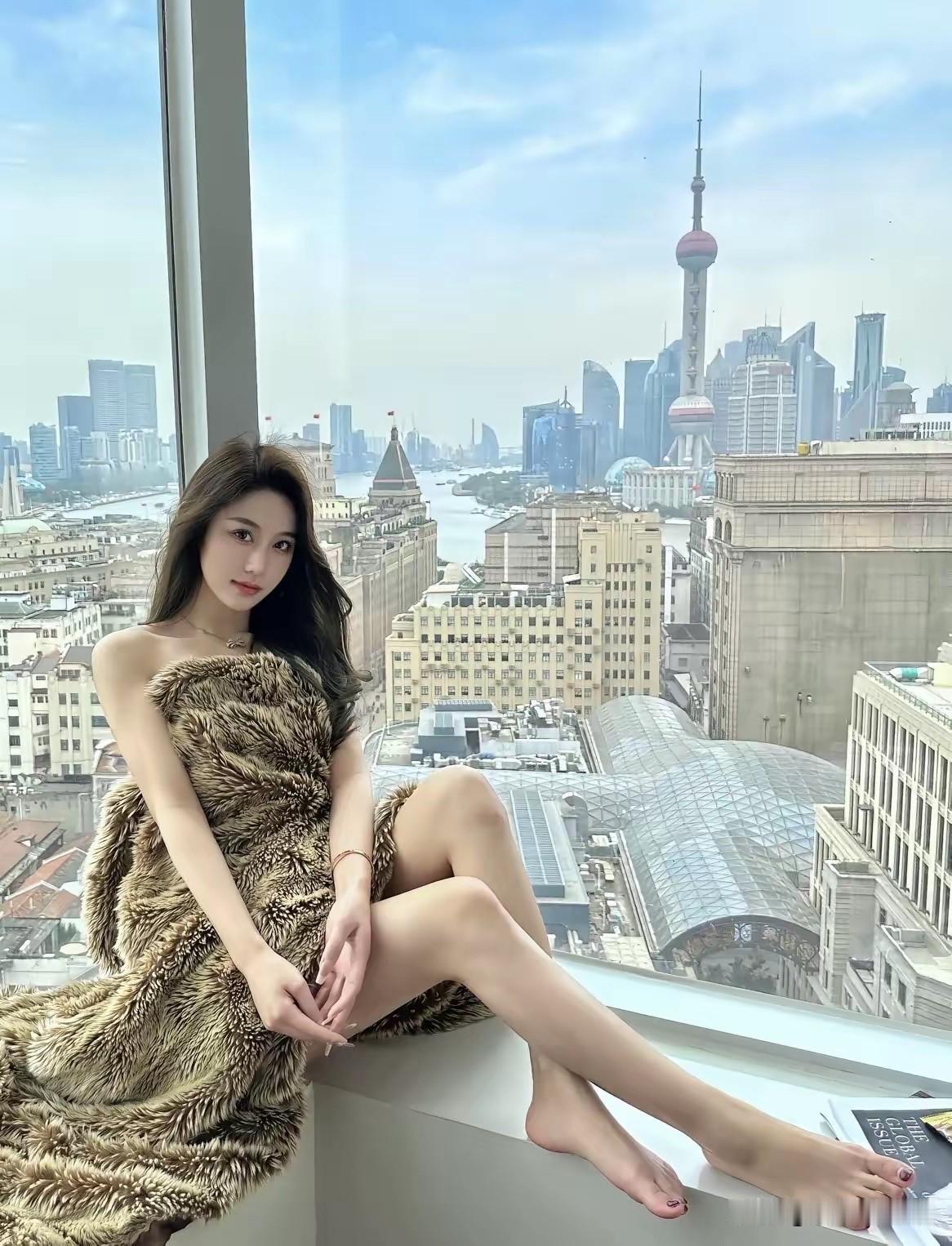 先不说身材怎样，这衣服简直是绝了，