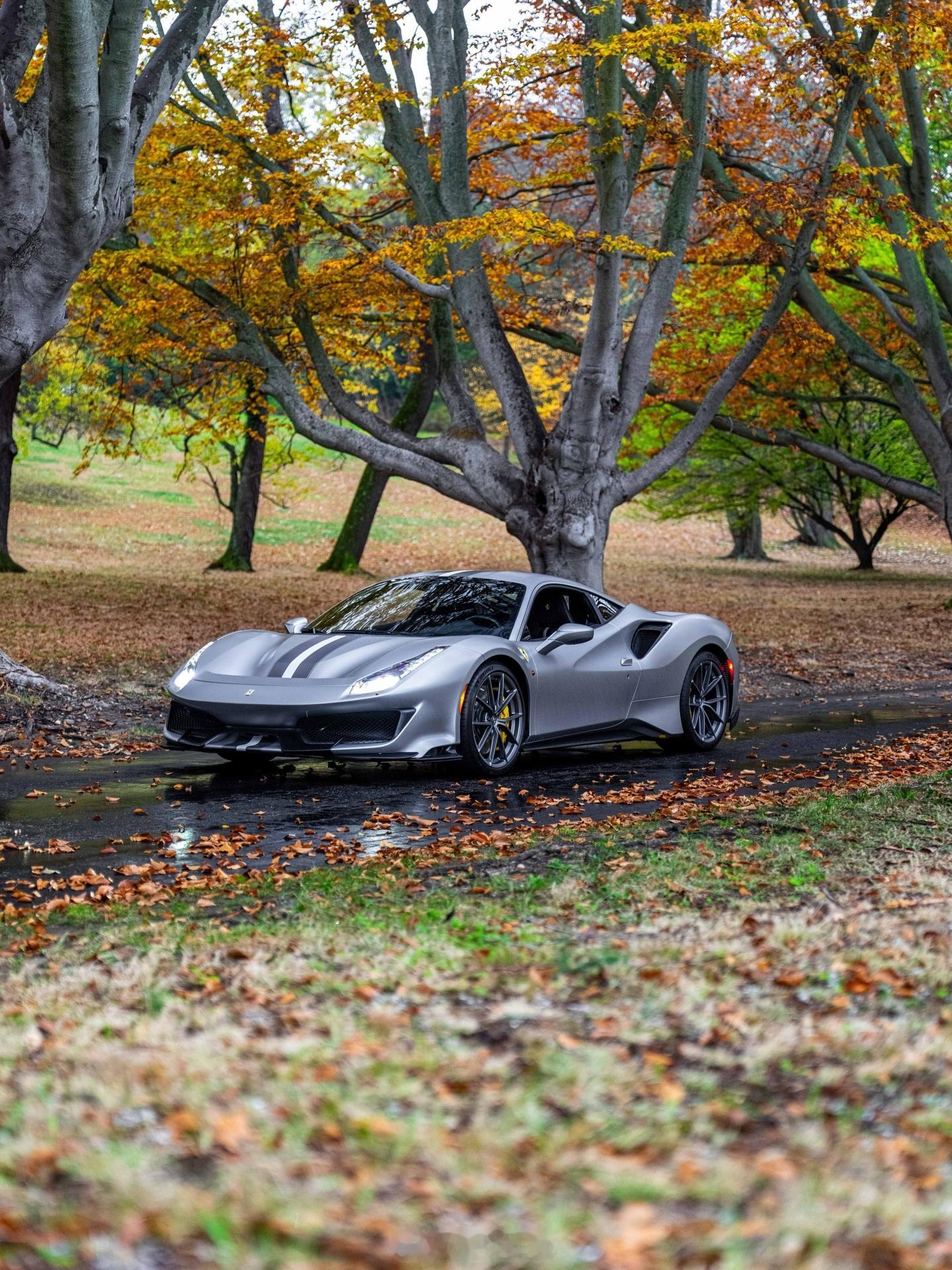 银外黑内法拉利488 Pista国内有这种车况的Pista确实少见3wkm出头 