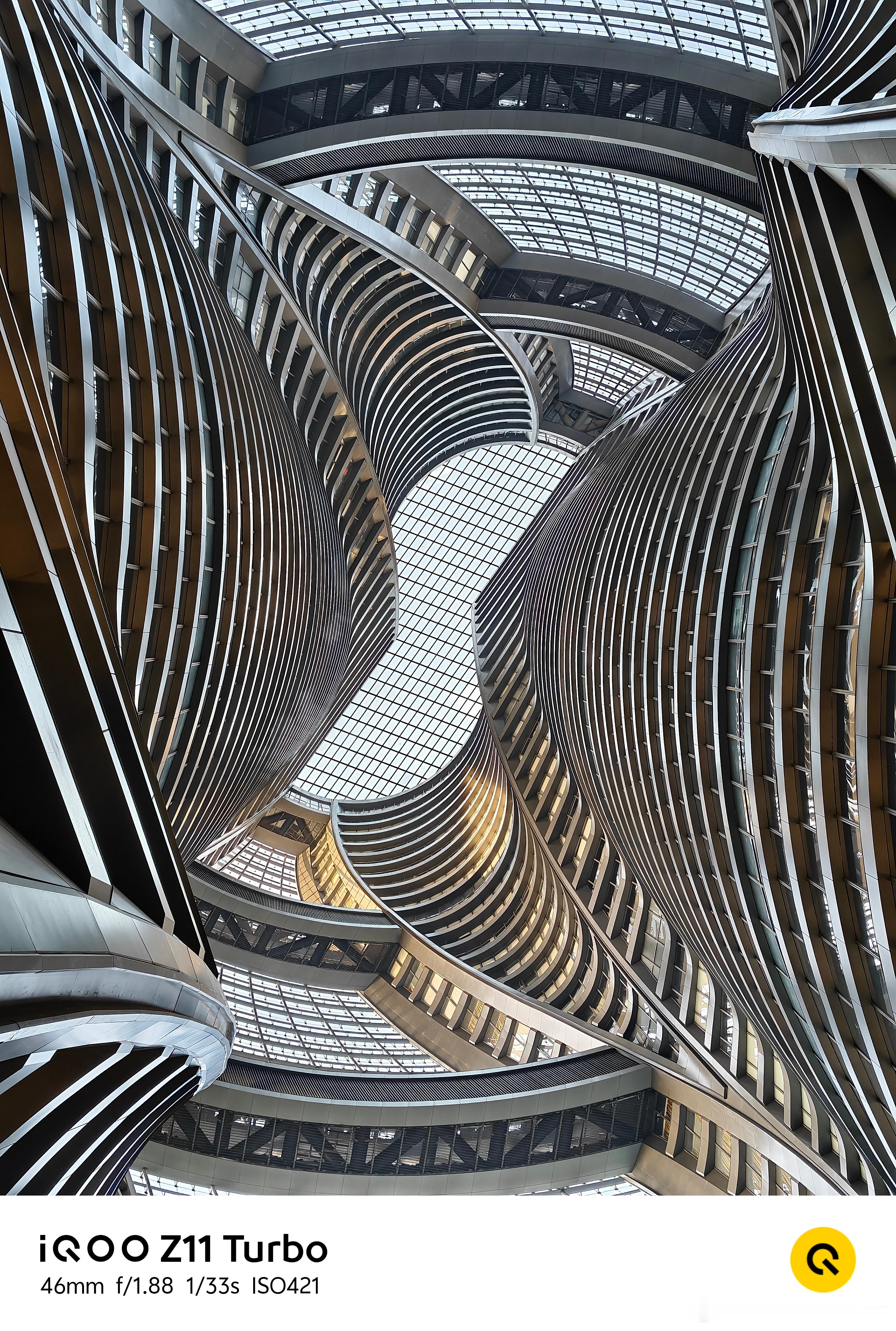 HP5普及，体积更小更轻薄，更有现价比。也让iQOO Z11 Turbo这种2K