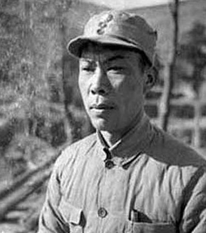 他是开国上将，亲家是开国上将，女婿是开国少将，他还是南昌起义的核心指挥员，资历极