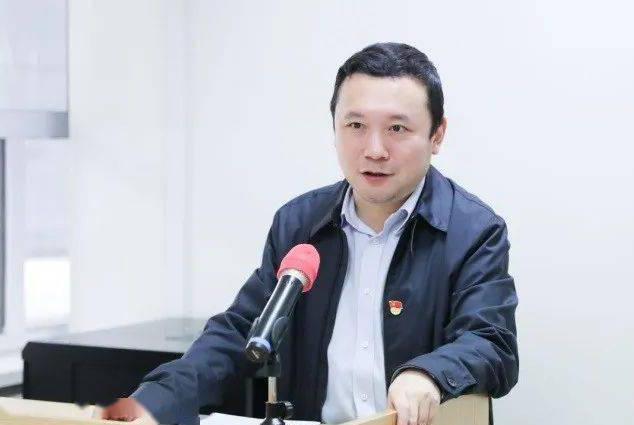离谱！北大副校长主动投案，
高校监管早干嘛去了？


北大副校长主动投案，
这事