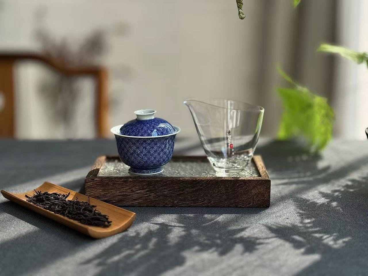 沸水泡红茶,会把茶叶泡废吗?
红茶到底能不能用沸水冲泡？总听说沸水会烫坏茶叶、泡