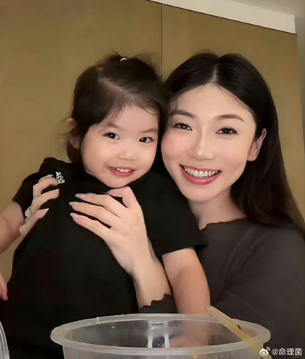 程晓玥回应女儿长相程晓玥的子女运很好 女儿可爱讨人喜欢 儿子稳重能干大事 将来都