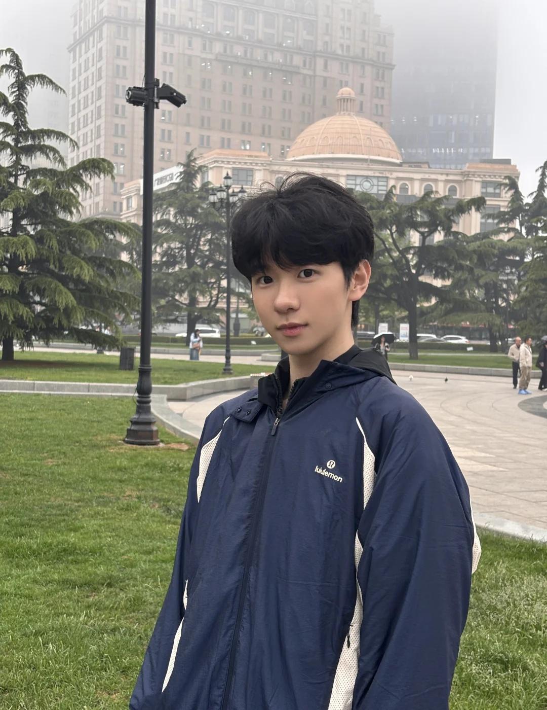 大连你就这么降温..
已经被冻晕