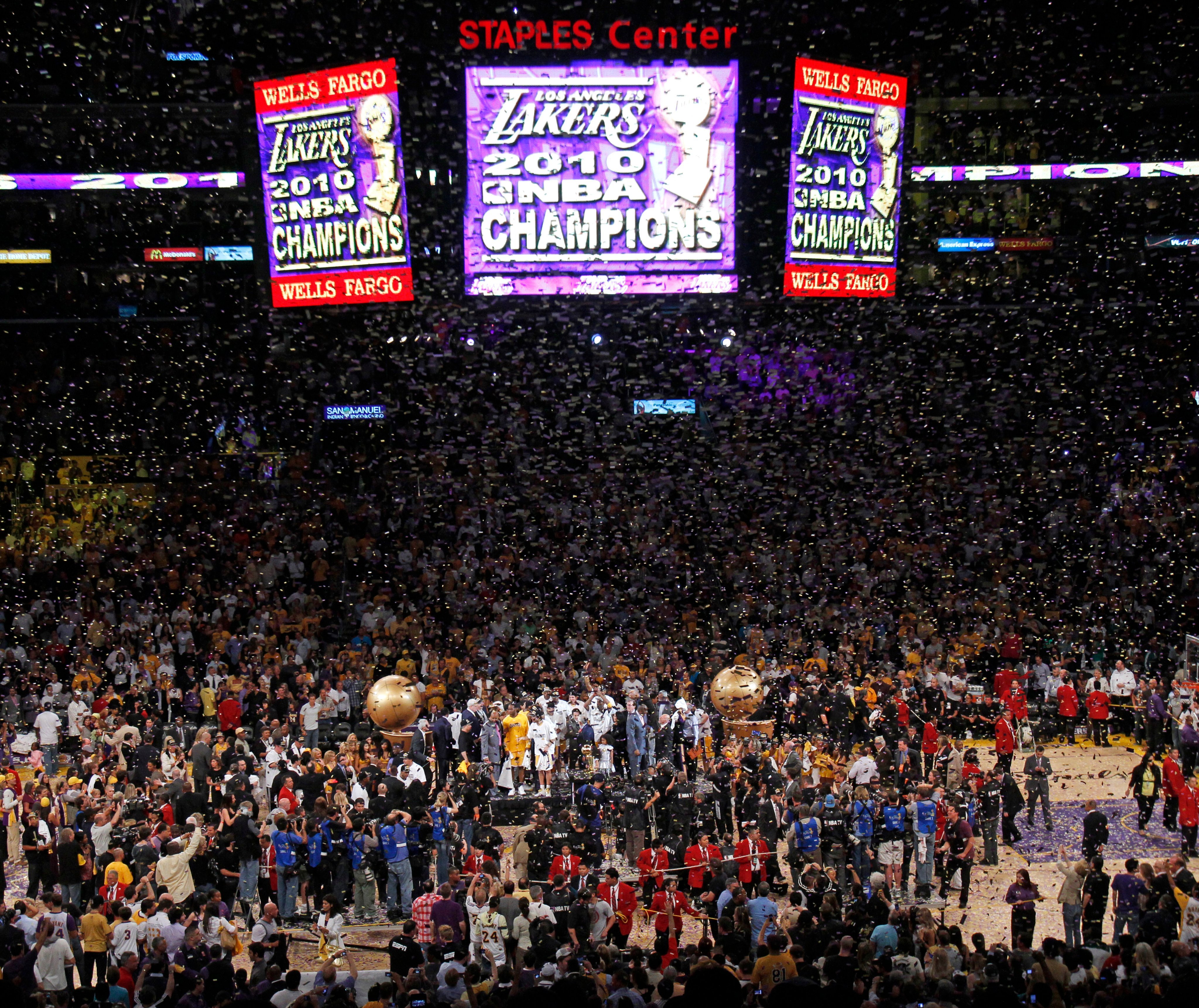 没有球迷不喜欢自己的主队赢球但如果你是队蜜，你就会和球队荣辱与共；如果你是死忠队