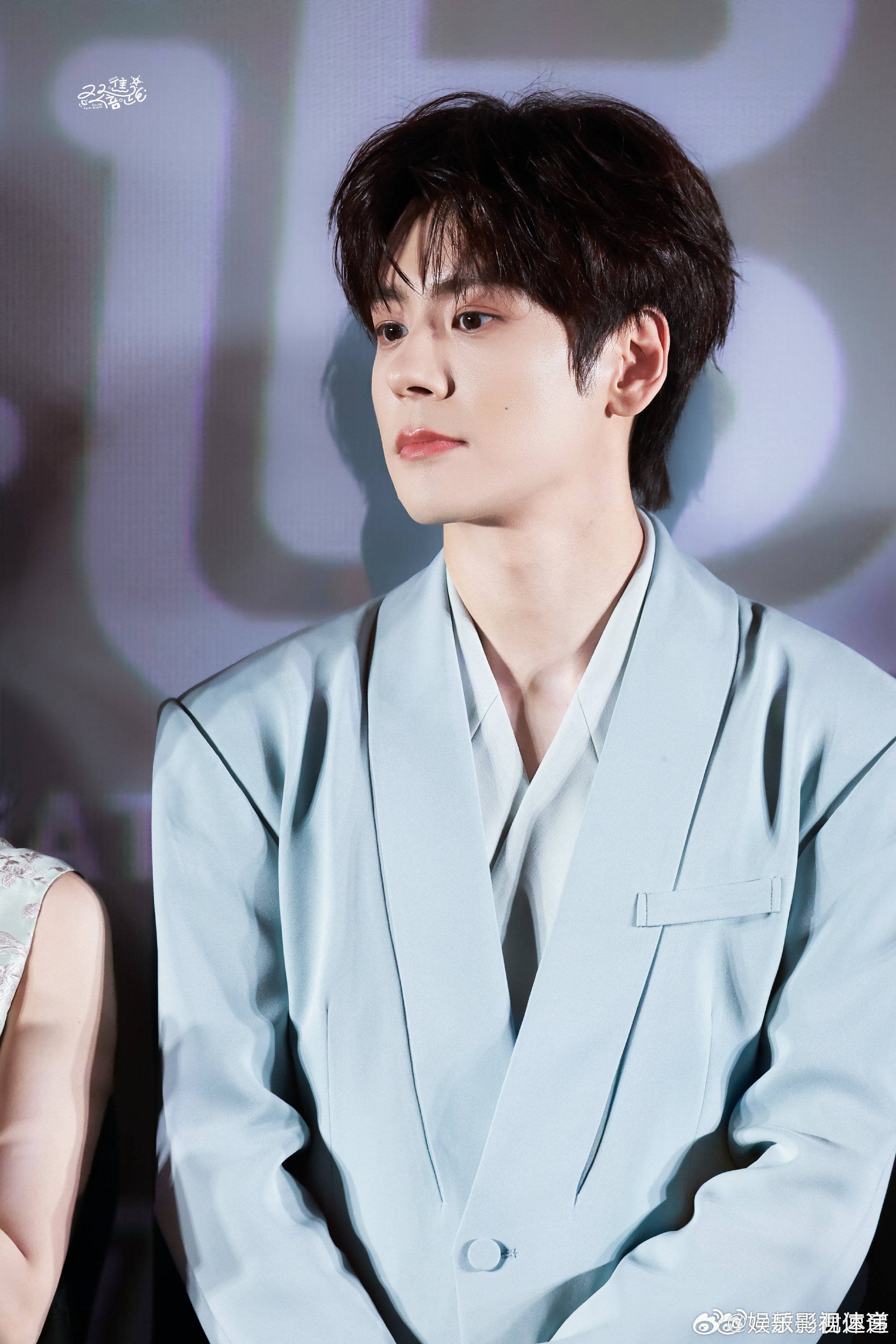 我也是和魏哲鸣碰上拳比上心了 谁能抵抗住魏哲鸣的温柔暴击！追剧团碰拳比心超快乐，