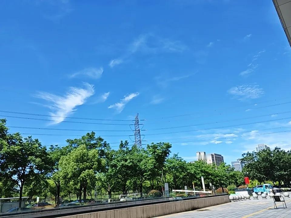 人到50岁才懂：养生根本不是保养，是救命！
 
很多中老年人，一辈子省吃俭用。