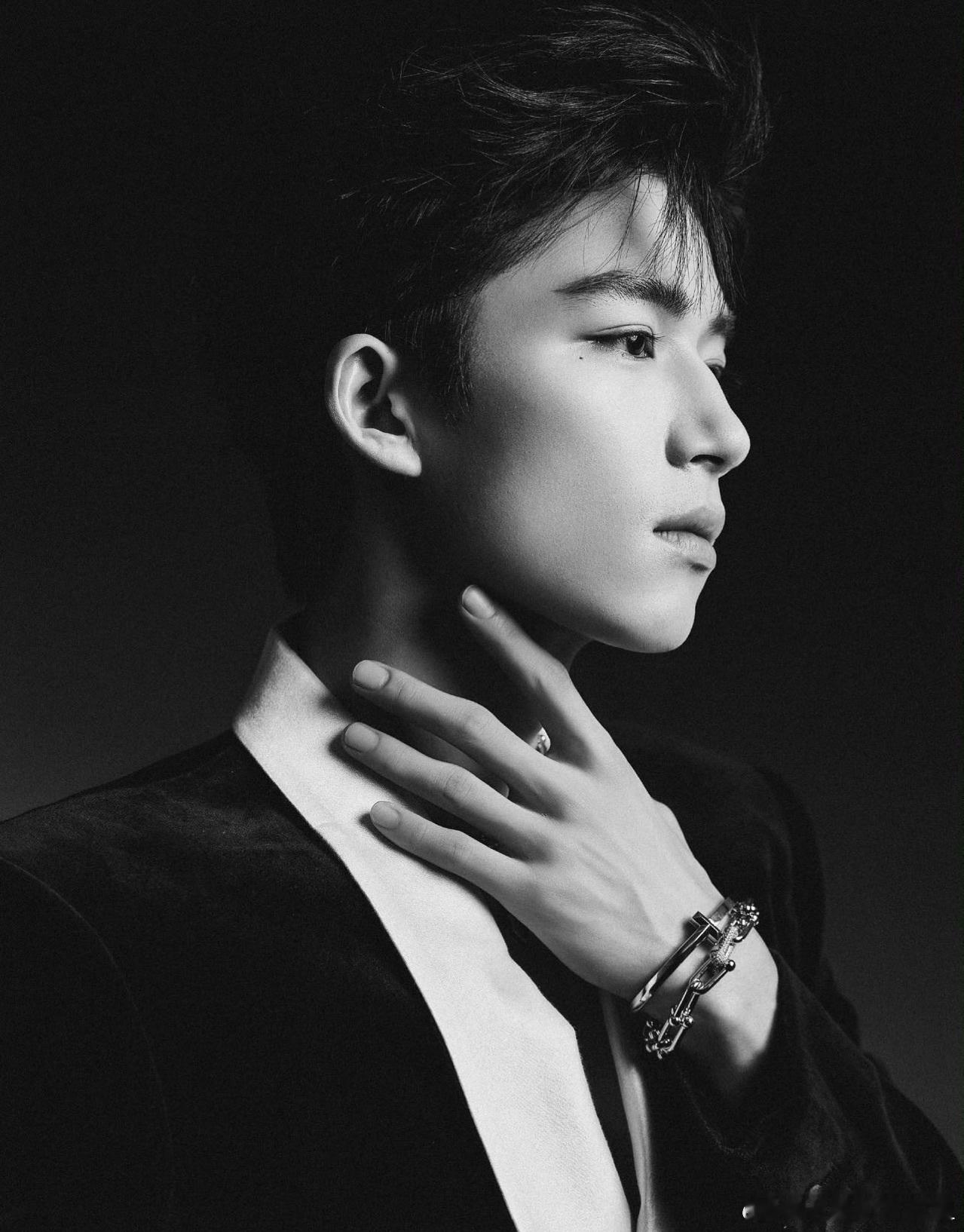 此男简直太会钓了，离开了谁还把粉丝宠成小孩！周京泽走进现实，王星越活人感互动我还