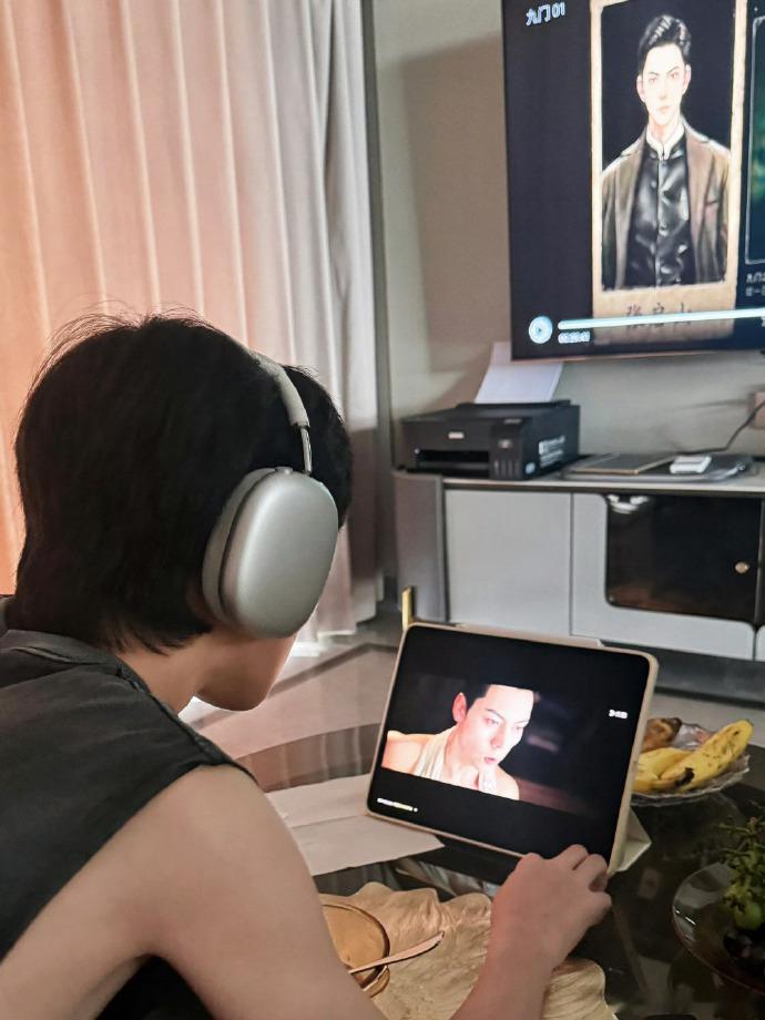 许我耀眼小演员支持陈伟霆九门九门 梦幻联动！傅铂涵为陈伟霆新剧《九门》暖心打ca