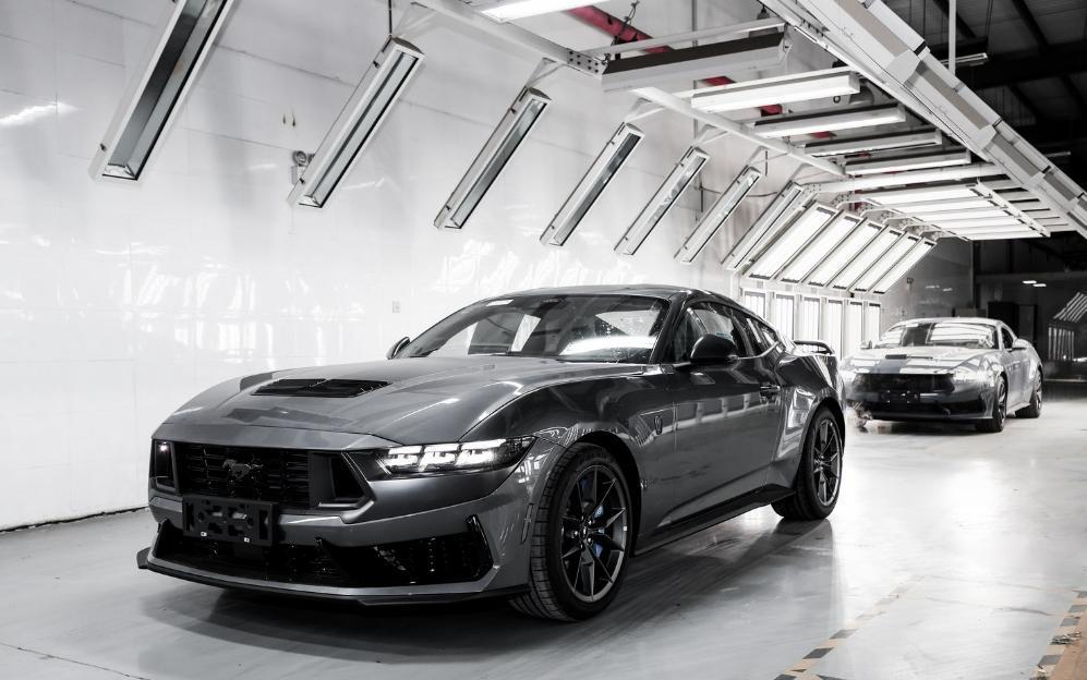 福特Mustang Dark Horse新车到港，预计将于2024上半年上市。新