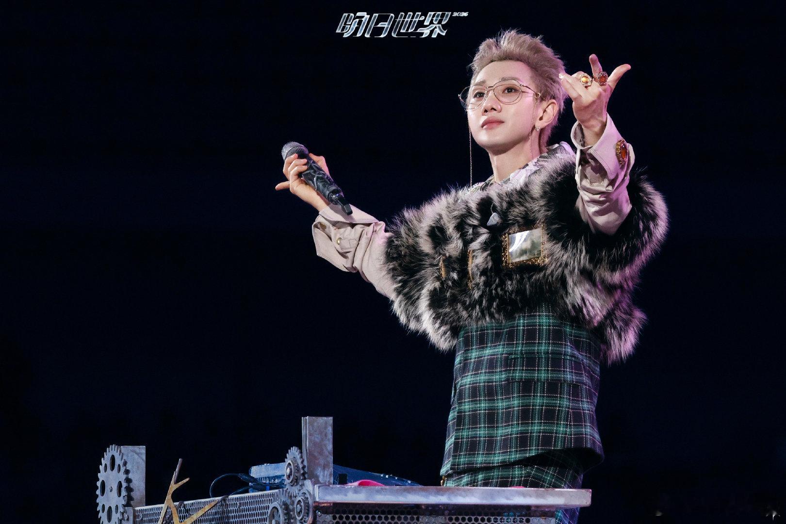 汪苏泷电音版传世乐章从钢琴独奏到电子交响，编曲层层递进，汪苏泷极具辨识度的混声唱