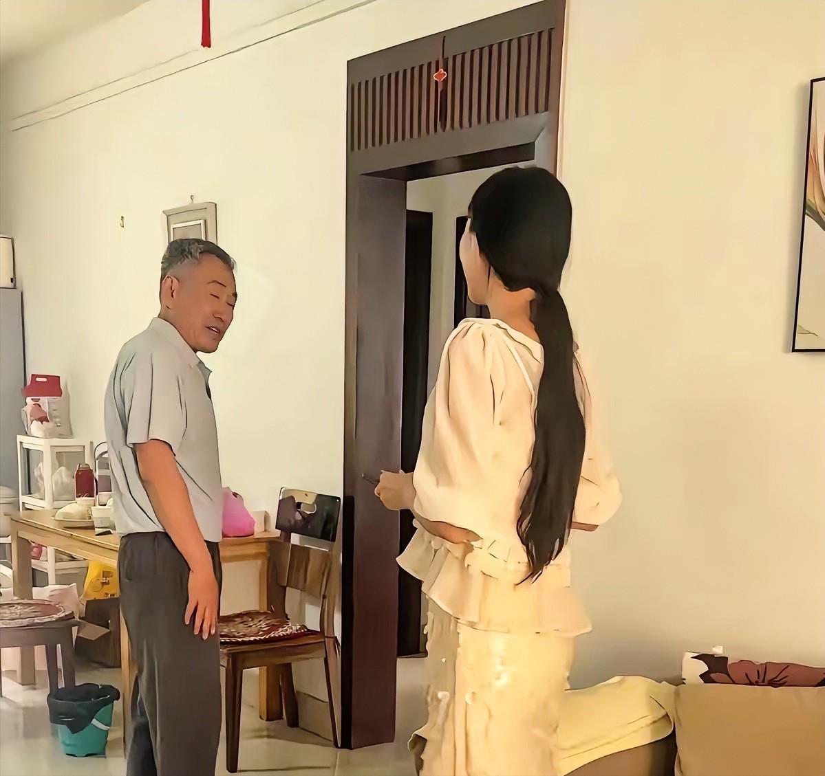 广西，一位女子的妈妈生病住院了，急需要20000元的住院费。女子的账户里也没有多