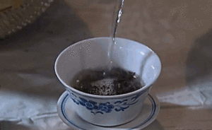 男演员能不能报警，每次合作18线普女都被她买RS工伤和愁男~胡三真的得一壶好茶~