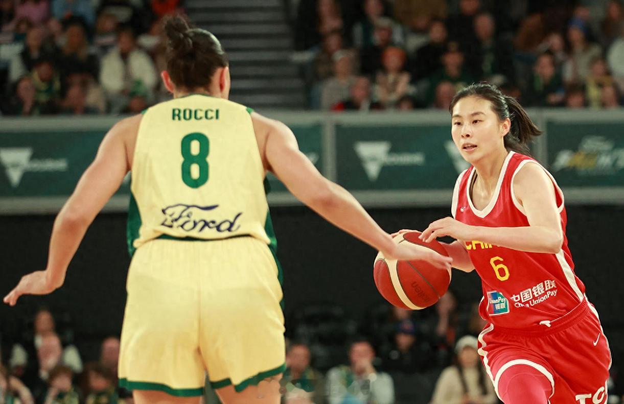 #中国女篮vs澳大利亚女篮# 北京时间7月3日，女篮热身赛，中国队以66-94不