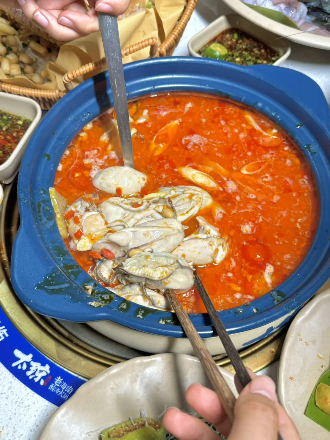 感谢王大陆！！在万宁吃到了同款糟粕醋火锅！