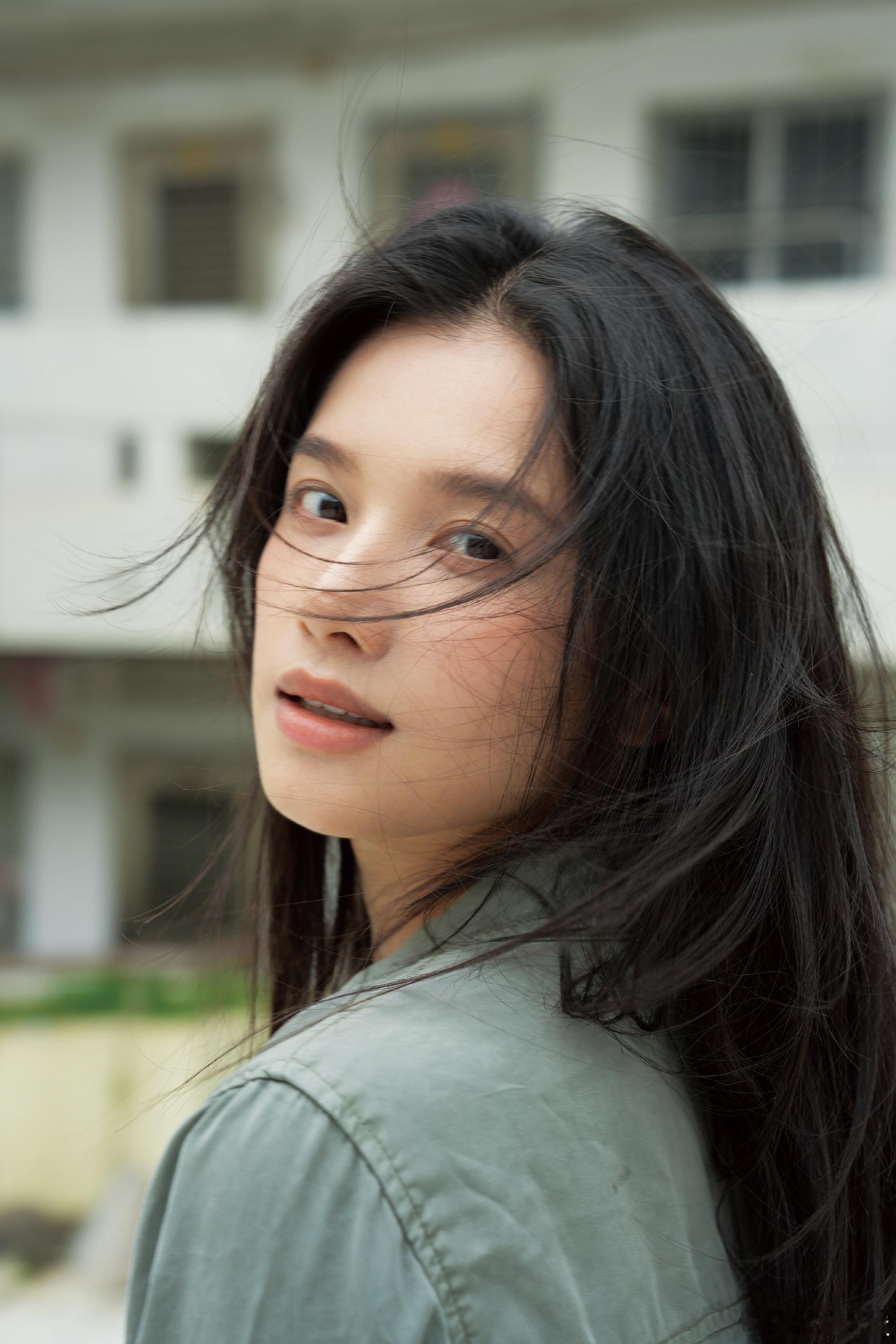 张婧仪代言比亚迪新车型秦Max，迪子真有钱啊，比亚迪这是找了多少个代言人了顺便说