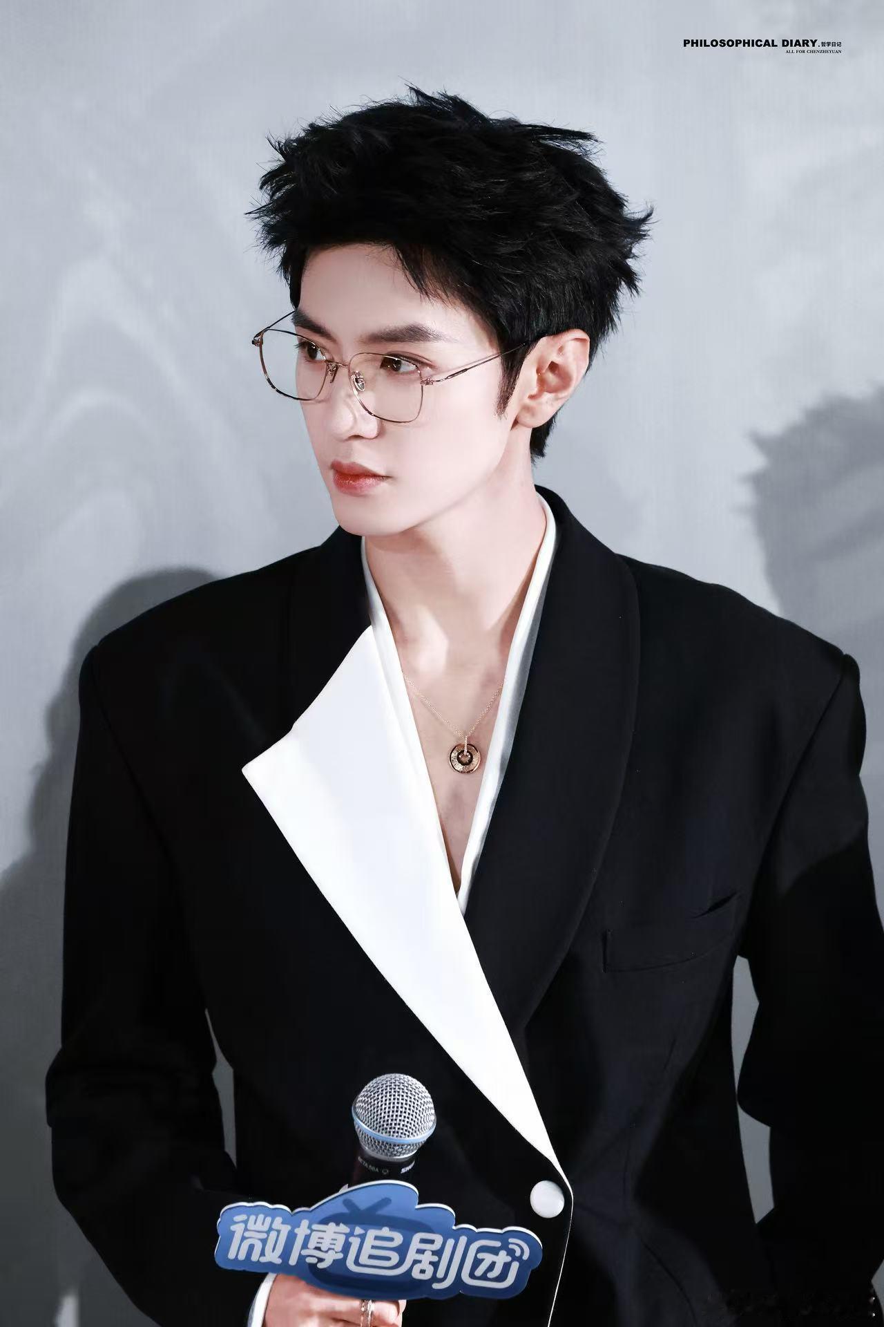 一笑随歌超点余生有涯追剧团啊 ​​​