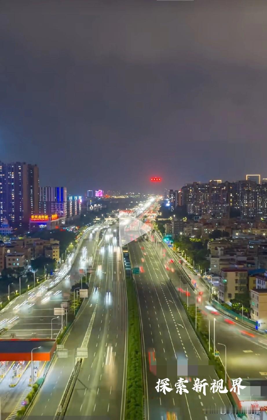 “全国最贵的高速吗？”这里是繁忙的佛山一环（广佛江珠高速），也是全球收费站最密集