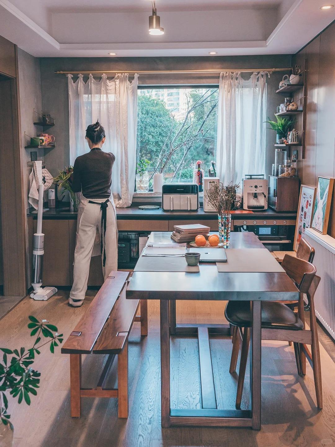 女人就是有能力把日子过好，不管在什么时候！湖南一单亲妈妈晒出生活照，与女儿住14