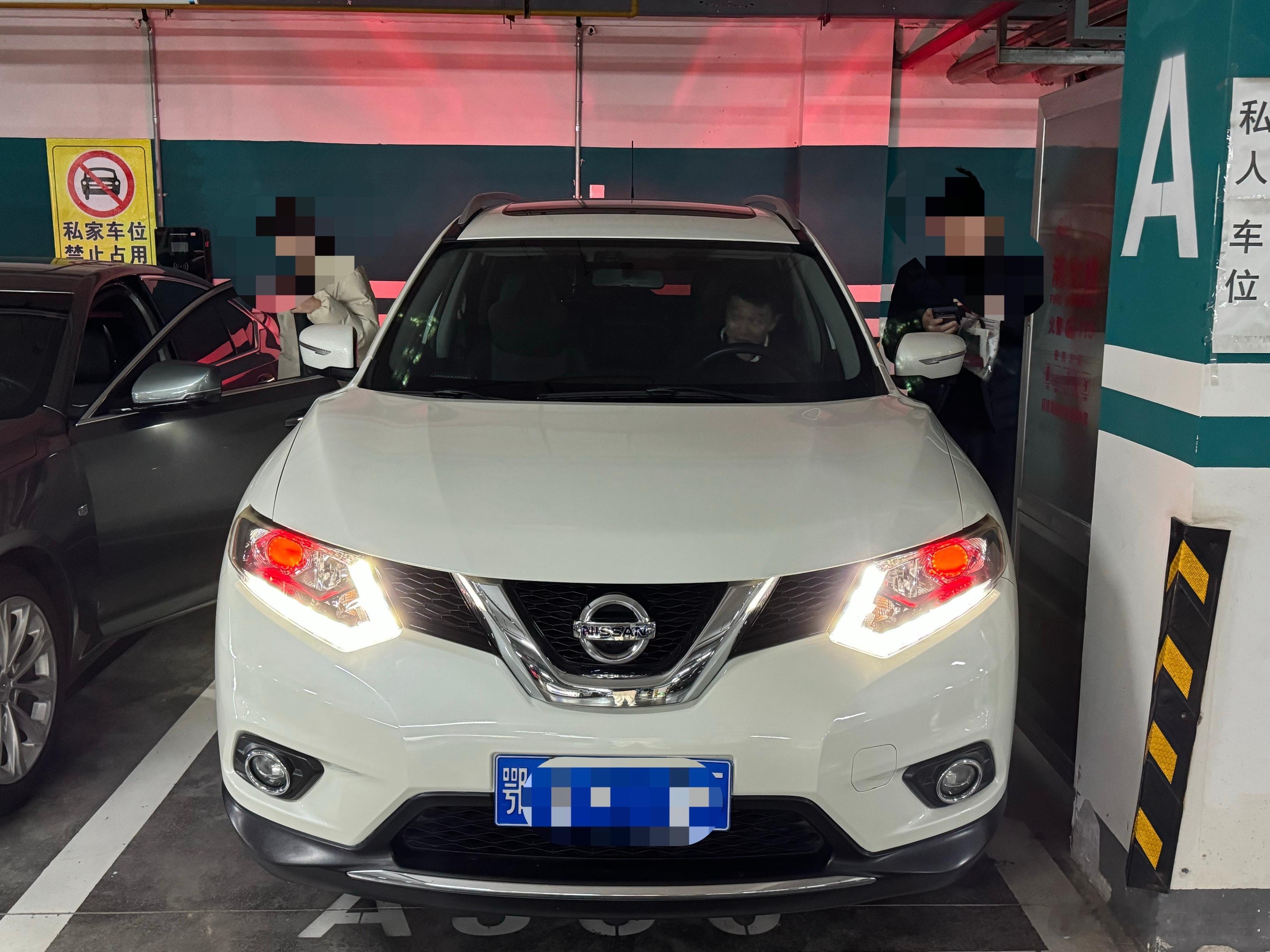 最新拿下 日产奇峻 关注2100天的网友 一打开车门吓我一跳 这比我们展厅的车还