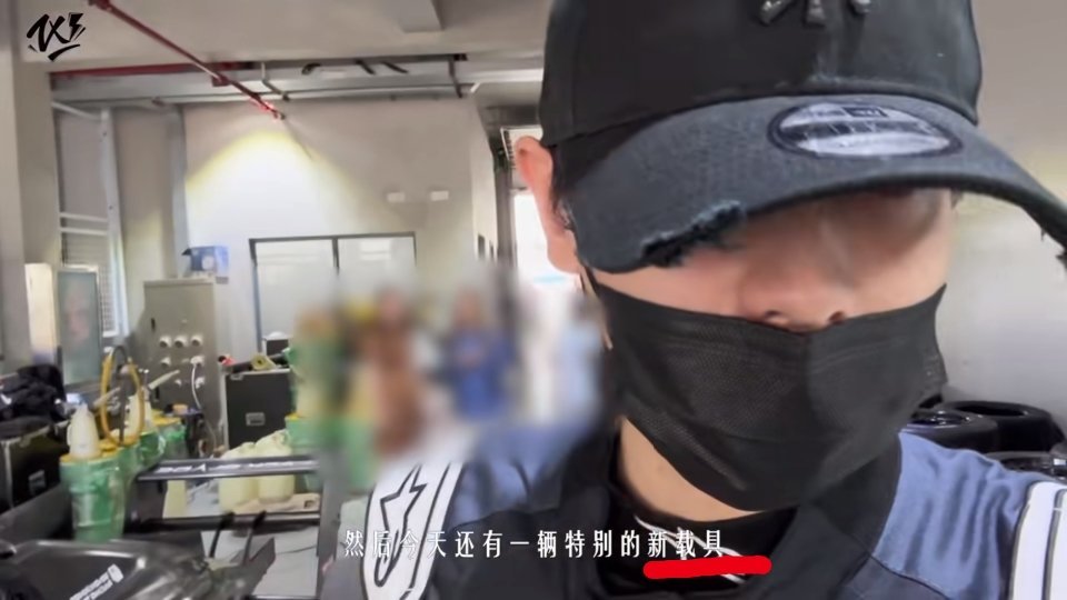 说起来听到“新载具”三个字DNA动了一下总觉得雷子和月月会经常一起打和平精英呢 