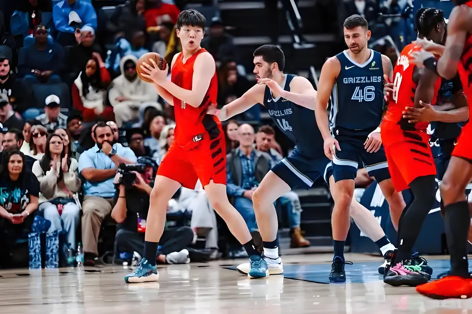 NBA常规赛，灰熊119-96战胜开拓者，被召回的杨瀚森，生涯首次首发。因克林根