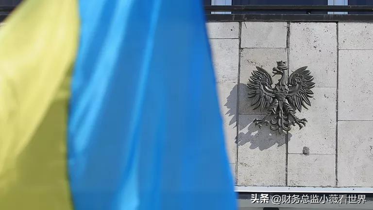 殃及池鱼了，乌克兰被俄罗斯空袭，结果波兰又被波及了！报道称，波兰驻基辅大使馆遭到