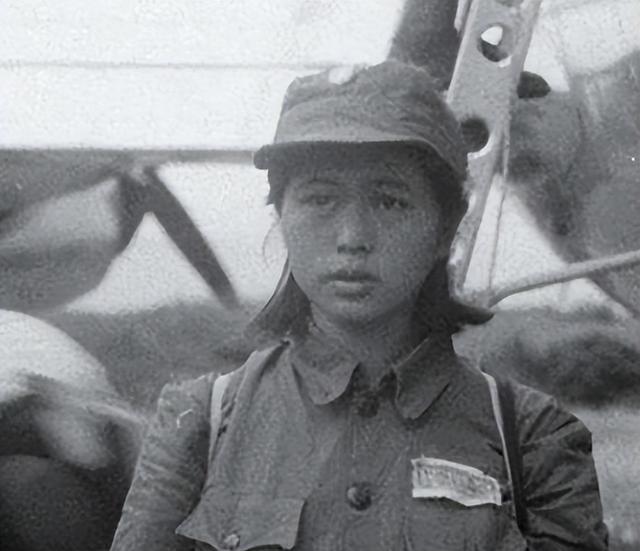 1938年，台儿庄战场。

一名日军军官提刀，当着一个女护士的面，把她正在拼命抢