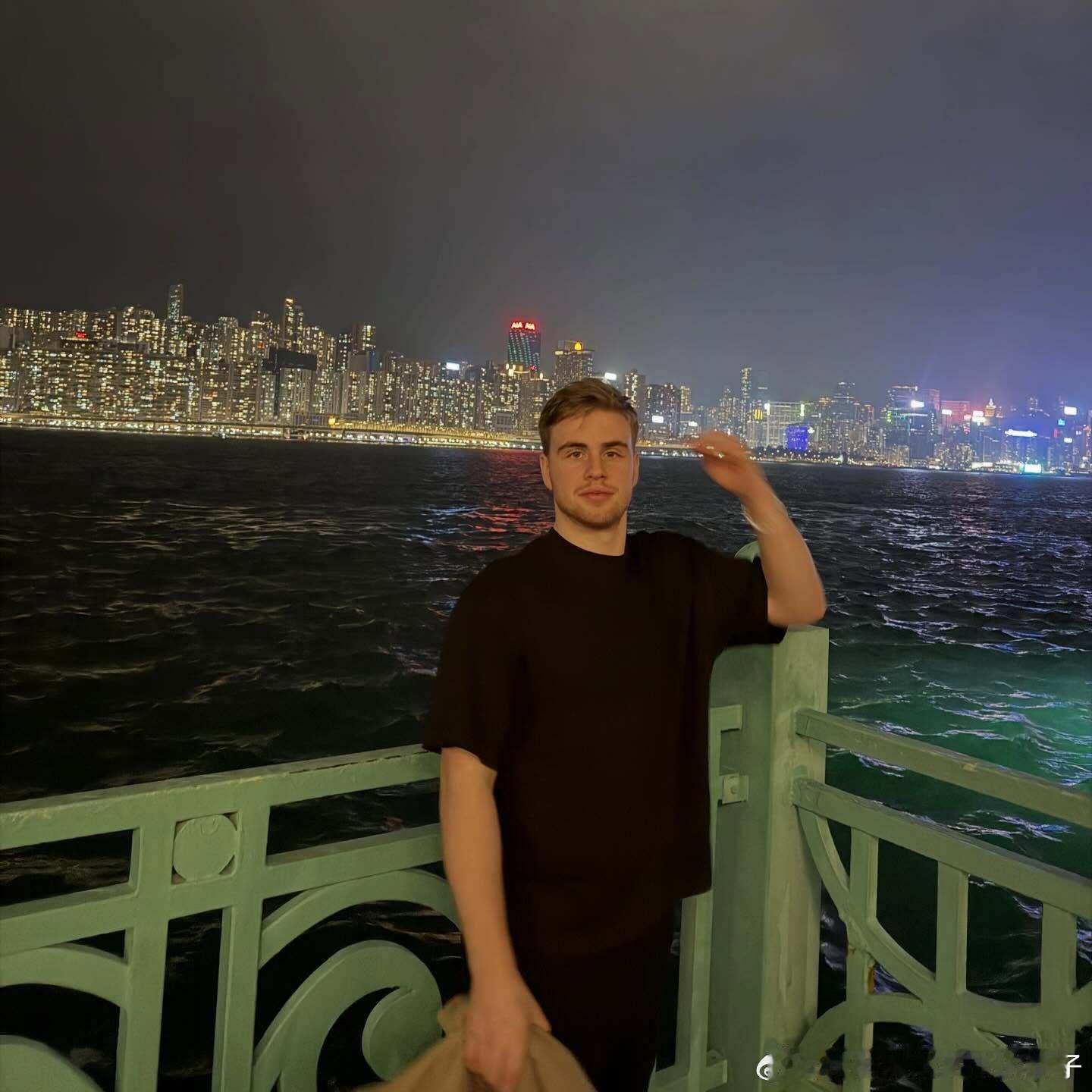 莫雷高德：🇭🇰dump 