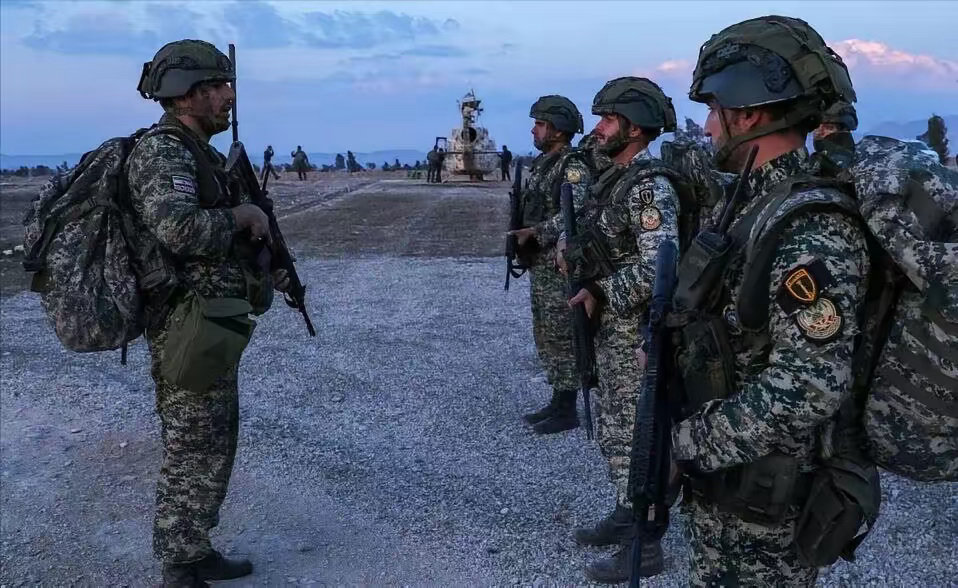 伊朗把美国脸都要打没了，伊朗王牌第23特种兵旅14次跨国突袭行动，深入美军驻扎的