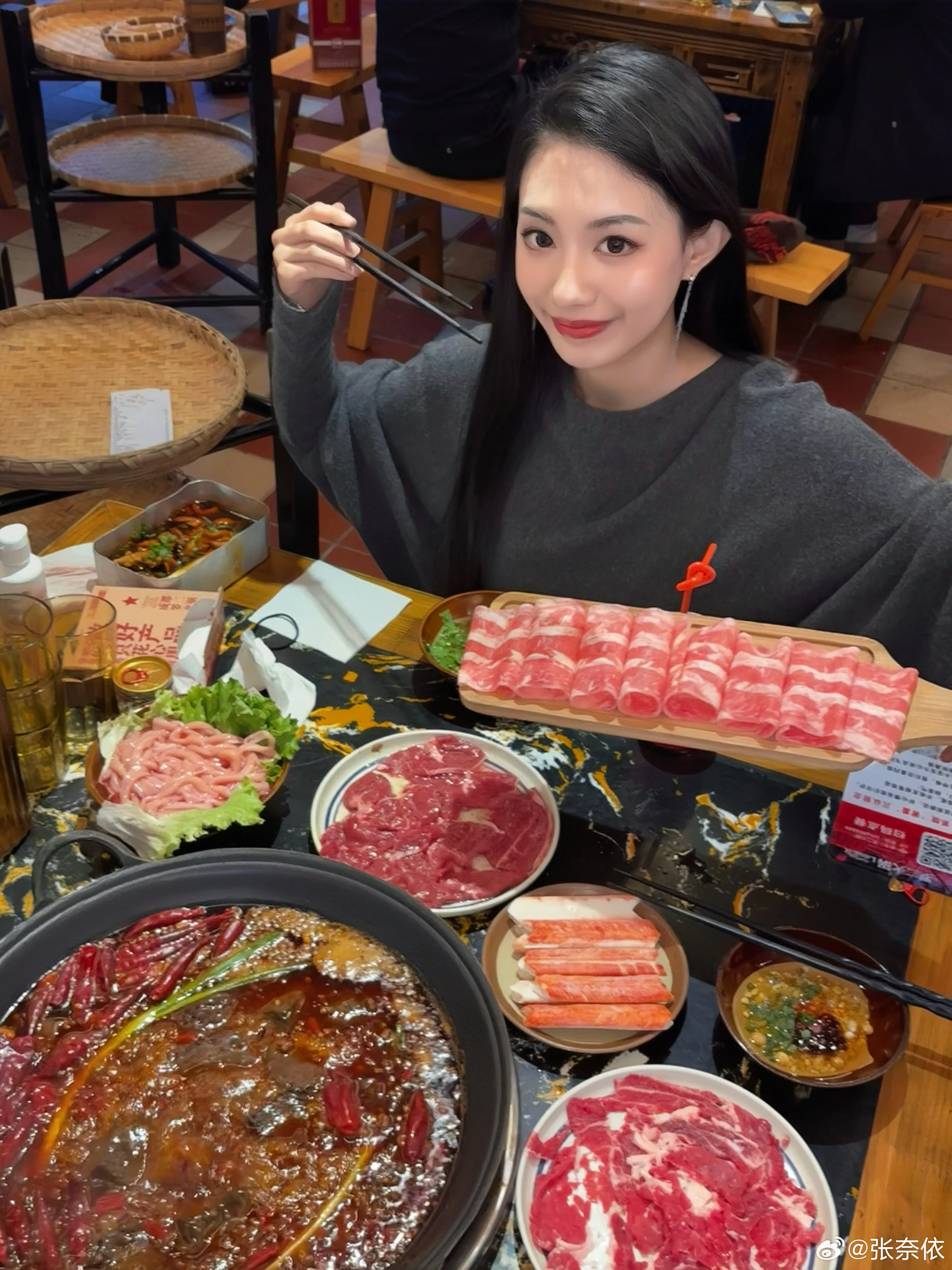 又和女超模见面的一天日常分享 成都