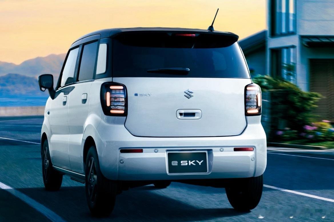 铃木纯电K-CAR e Sky来啦！车身尺寸3395×1475×1625mm，轴