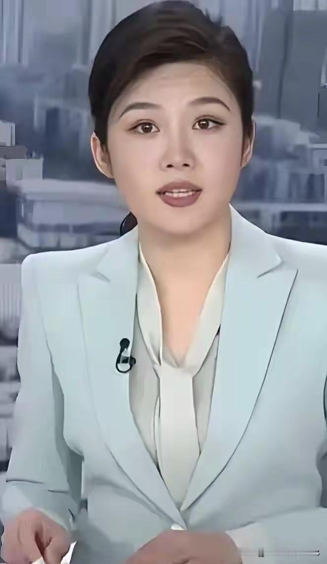 郑子可的性感和端庄跟长相无关，而是她那种骨子里就自带气质的美，是央视其他女主持人