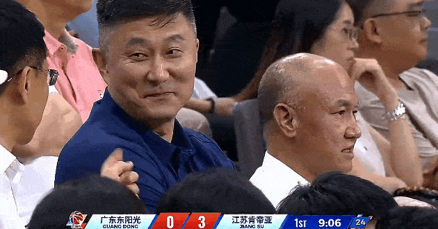 半场45平，篮板却被爆成21-11！广东男篮这防守和篮板，怎么都这么拉胯？

C