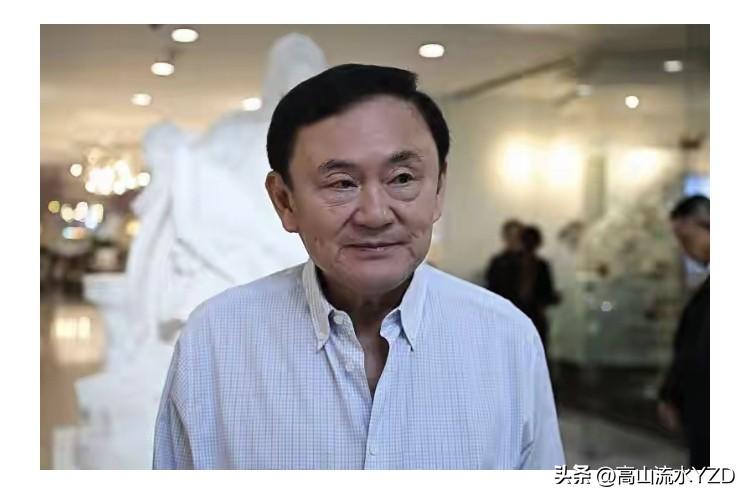 女儿佩通坦刚被解除总理职务，他信又被泰国最高法院判处一年监禁。

他信到底犯了什