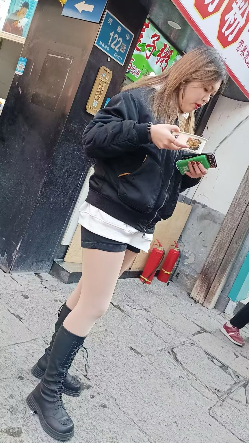 美食与肉肉，是我人生的两大快乐源泉！😋 