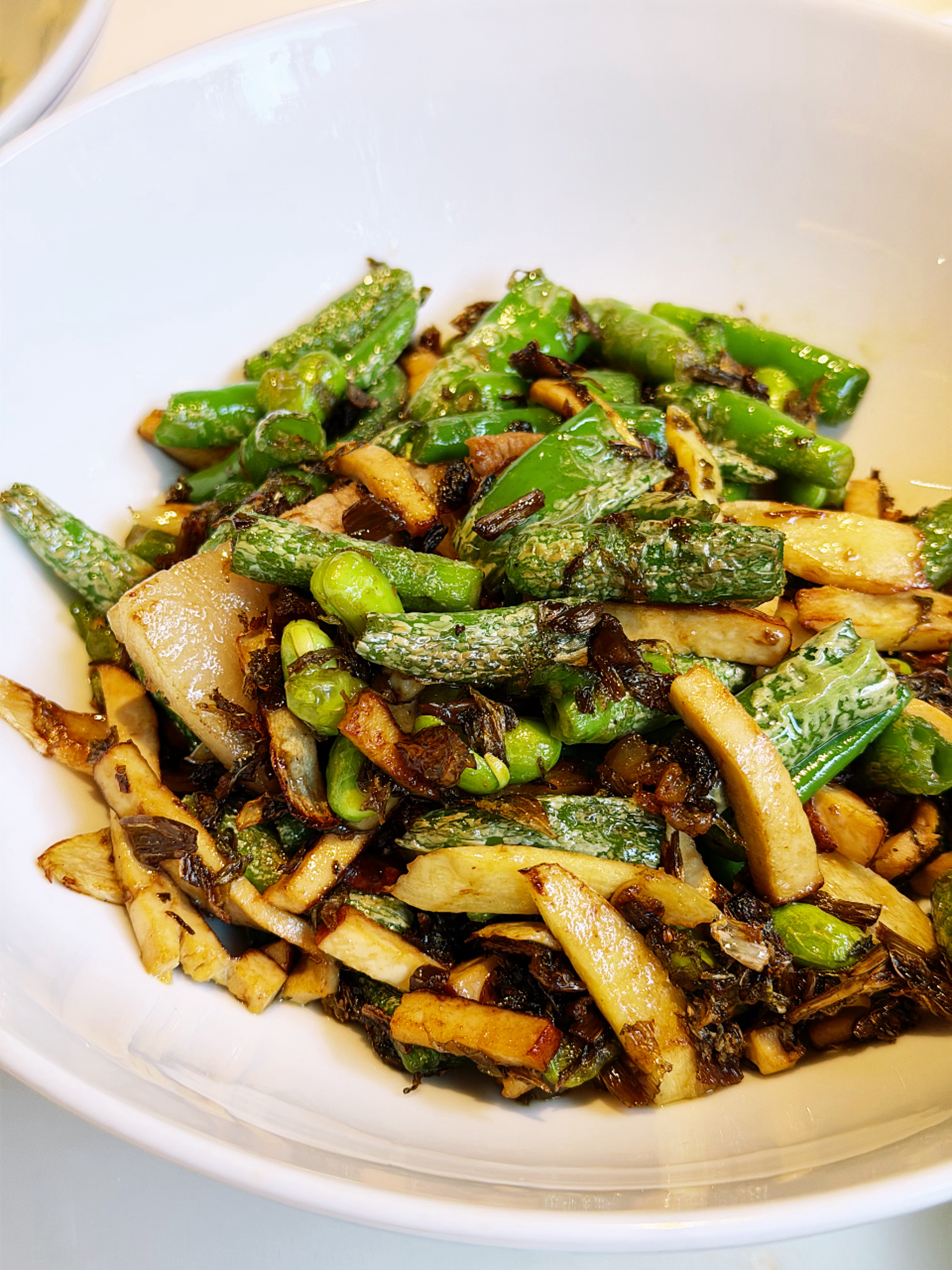 常听人说“杭州是美食荒漠”，我都不接话。你有你觉得，但我完全不认可，我也不想说服