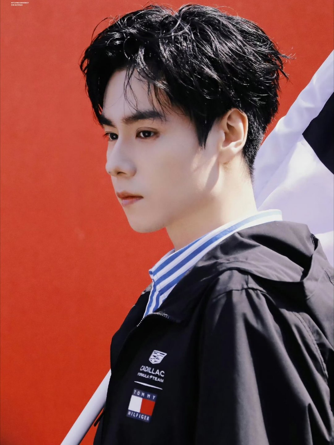 胡一天这该死的高级建模脸真的会被胡一天的颜值狠狠戳中！轮廓利落分明，五官精致立体