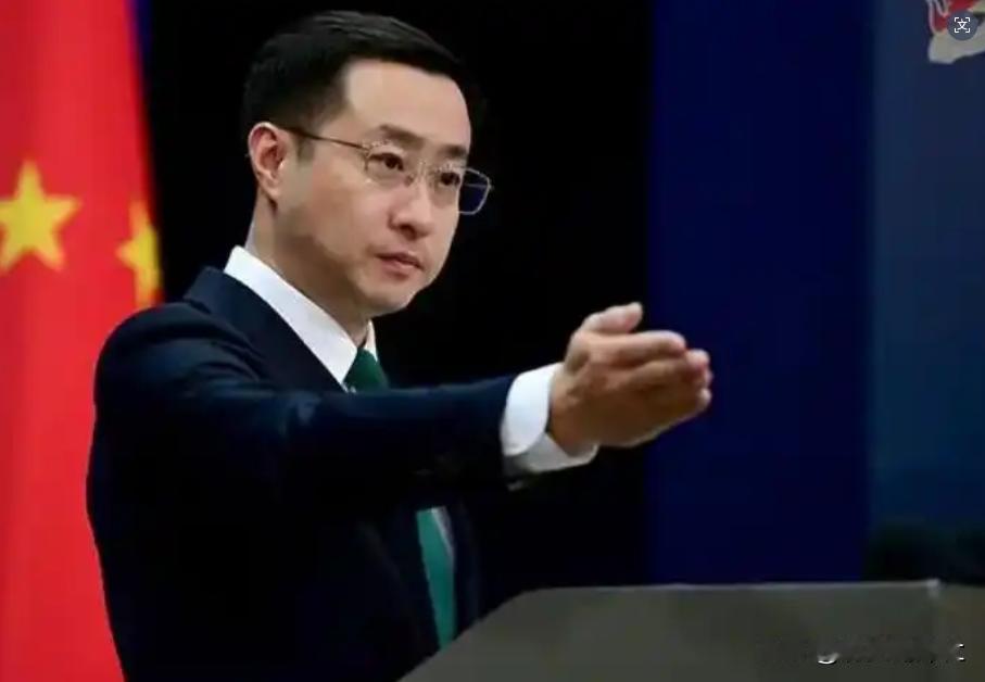 100多名中国公民在巴基斯坦被带走，外交部回应了。

当地媒体称，他们涉嫌运营非